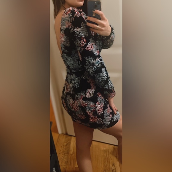 Dress the Population Lola Sequined Cocktail Long Sleeved Dress - Picture 3 of 7